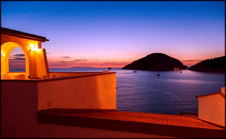 Hotel Scoglio Bianco Portoferraio Exteriör bild