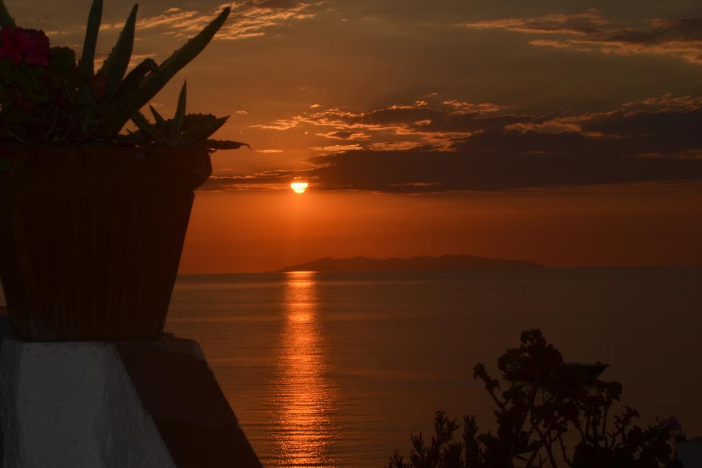 Hotel Scoglio Bianco Portoferraio Exteriör bild